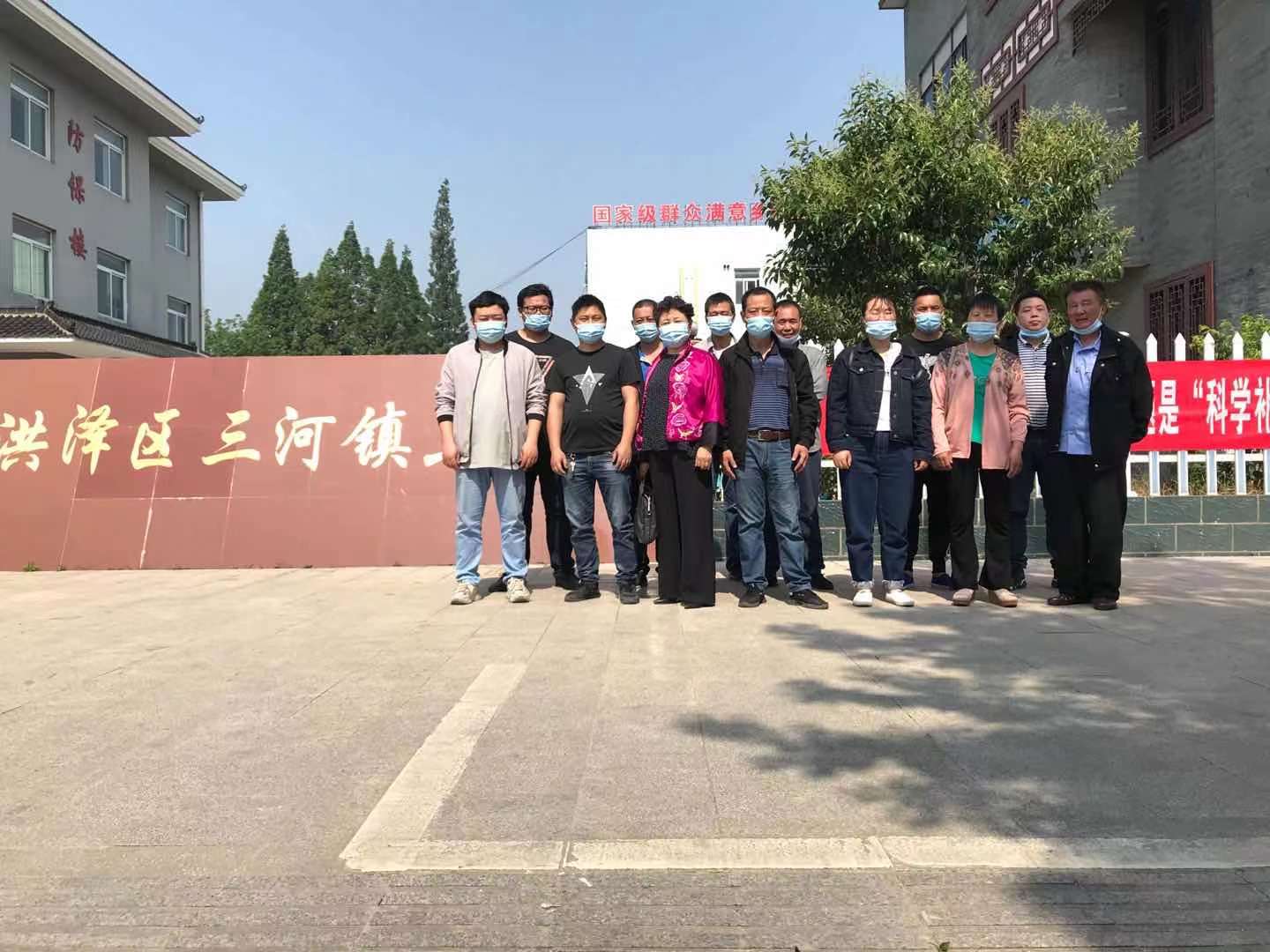 提供暖心接送專車！洪澤區(qū)三河鎮(zhèn)政府全力“護(hù)航”歐西員工疫苗接種